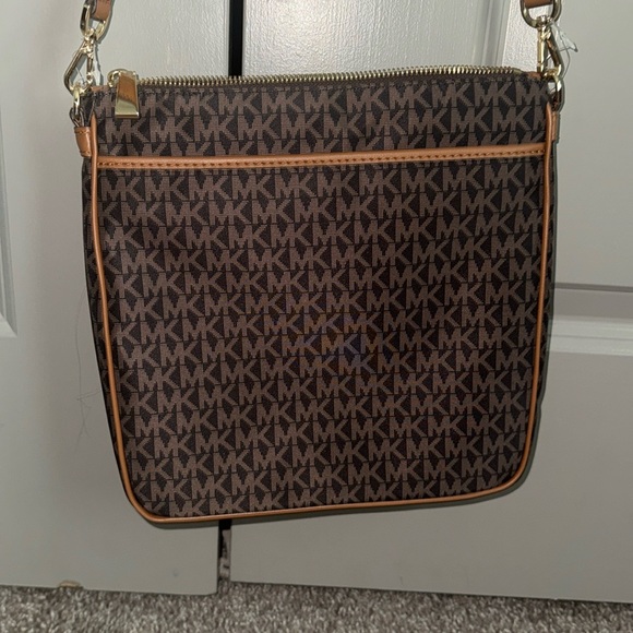 Michael Kors Crossbody - Picture 3 of 4